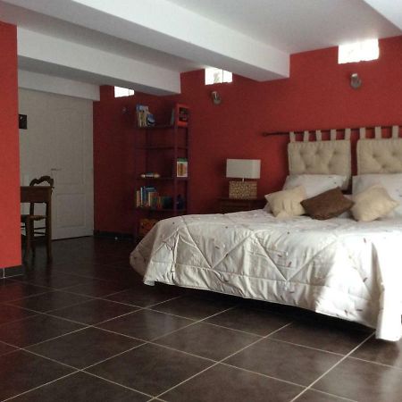 Clot De Felines Chambre Spacieuse Hotel Entrevaux Kültér fotó